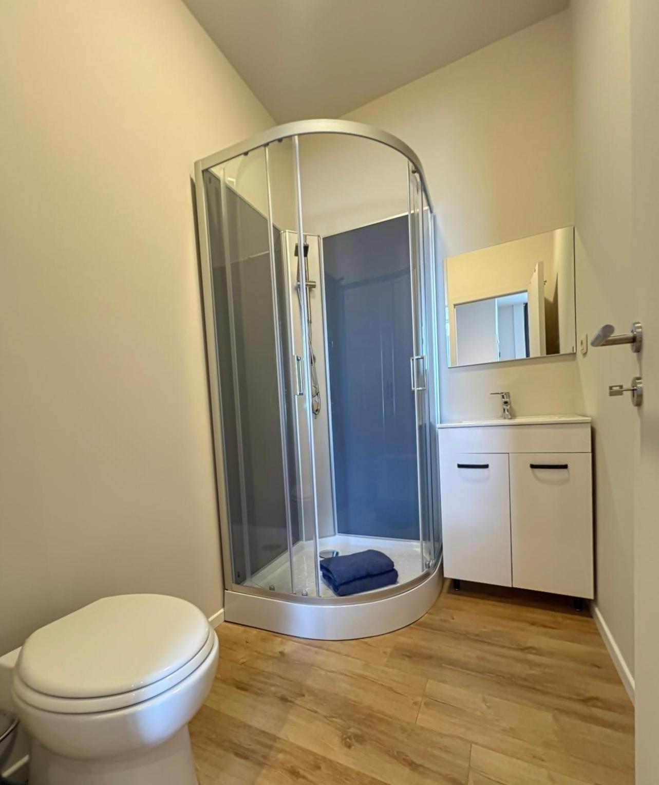 Station 173 B Bruxelles-Charleroi-Airport Apartman Kültér fotó